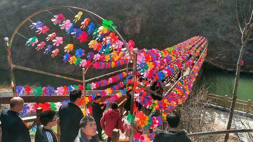 想抽取强力卡牌畅爽对战？美食大乱斗最新版》的丰富剧情不试试吗？