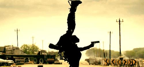 厌倦了无脑战斗?试试《待在房子里》如何用策略把僵尸挡在门外! 厌倦了无脑战斗?试试《待在房子里》如何用策略把僵尸挡在门外!