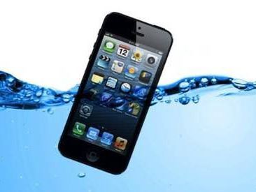 手机进水别慌张，试试这些急救步骤让它重获新生！